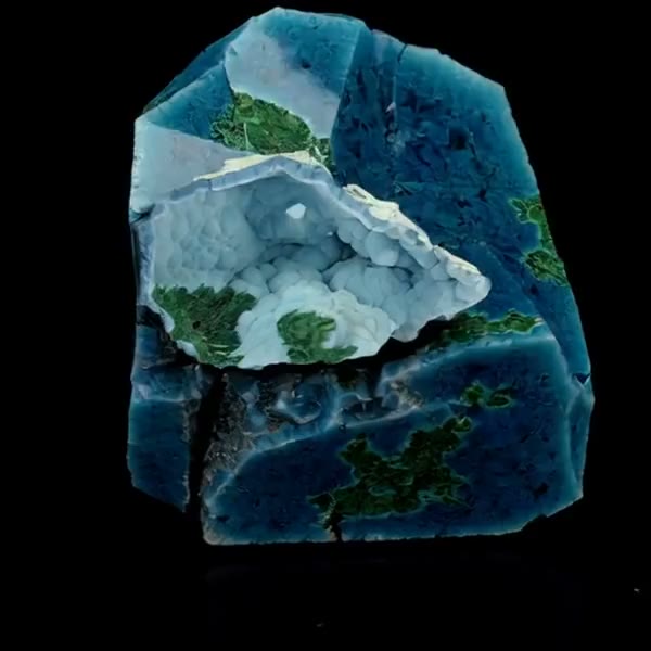 Shattuckite crystal